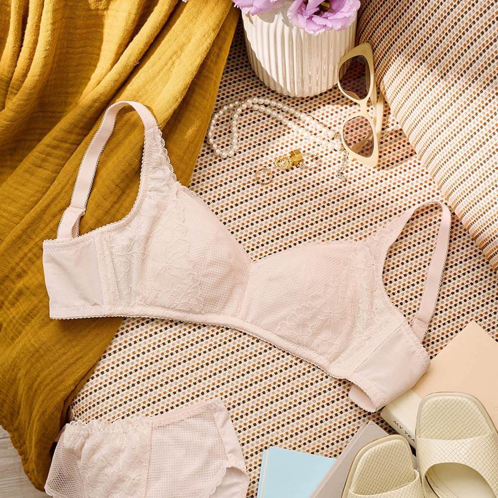 曼黛瑪璉 Mode Marie Bra 【舒壓包覆】無鋼圈胸圍  B-F杯 (麥穗膚/自在藍)