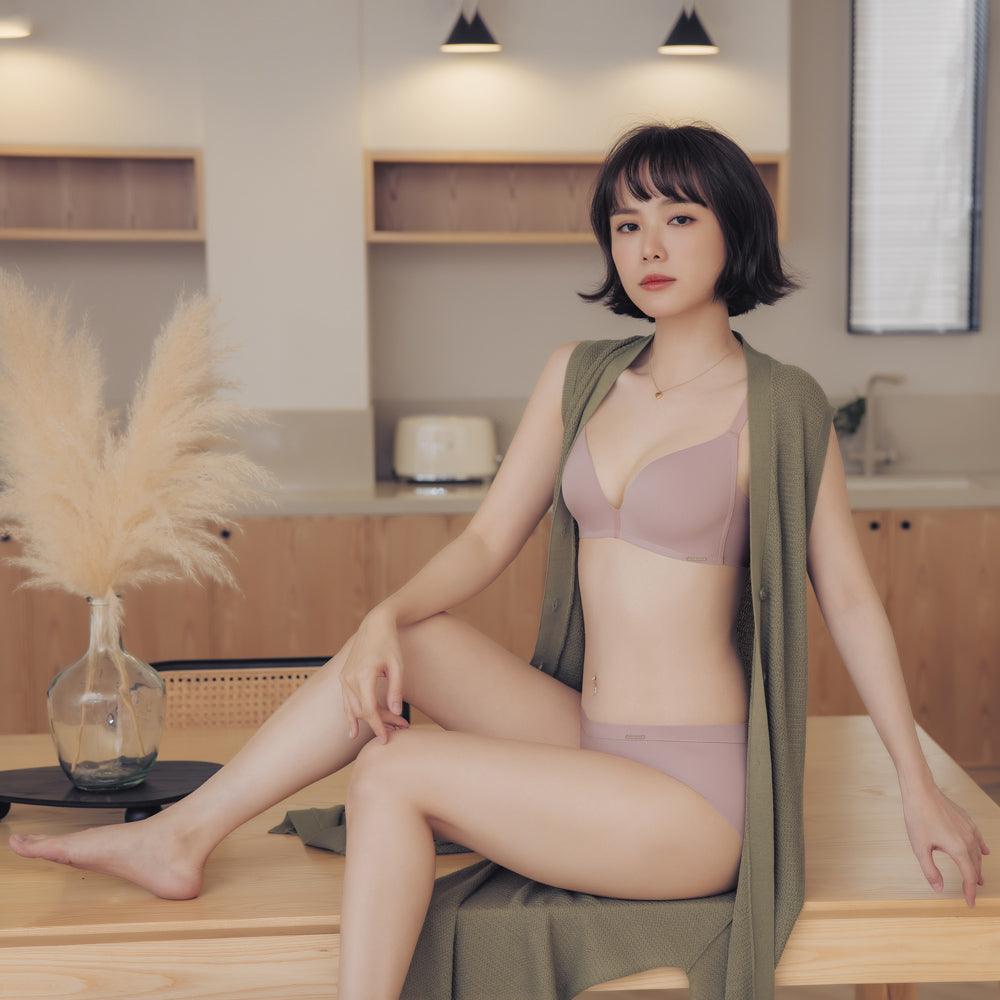 曼黛瑪璉 Mode Marie Bra 【無痕無壓】無鋼圈內衣 B-E杯 (藕粉)